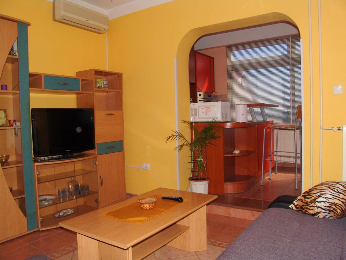 Apartments Bozica Krk Town Exteriör bild